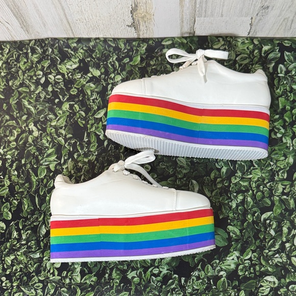Hot Topic White Platform Shoes with Rainbow Stripes - Picture 6 of 10